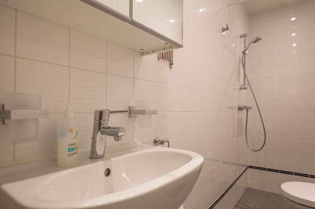 Canal View Amsterdam Apartment Экстерьер фото